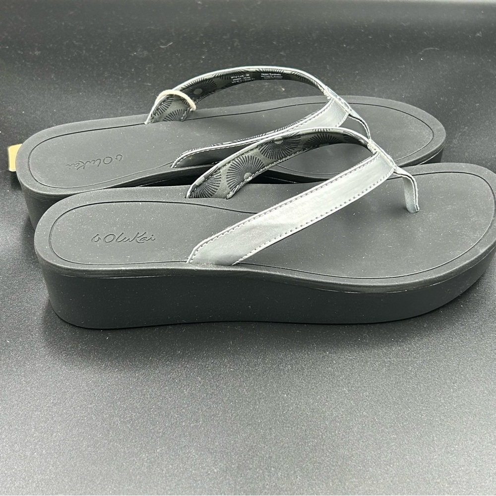 OluKai Women's Black and‎ Silver Sandals Brand New with Box Sz 11 - Picture 3 of 11